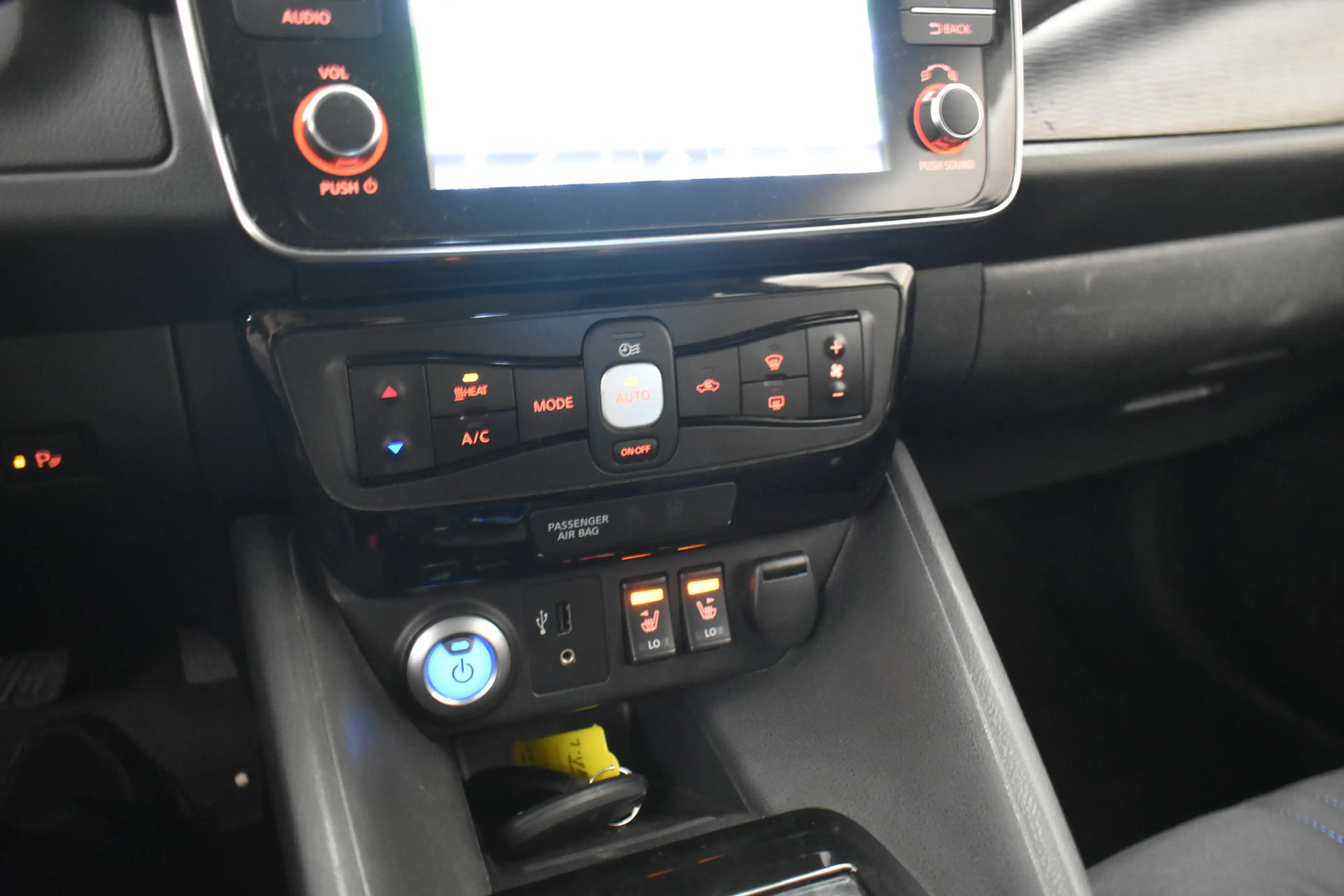 Nissan Leaf Acenta 40 kWh 360° Camera — photo 5