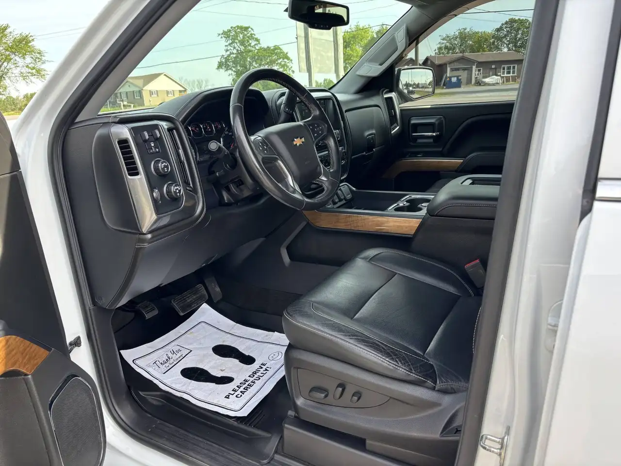 Chevrolet Silverado 1500 photo Chevrolet Silverado 1500