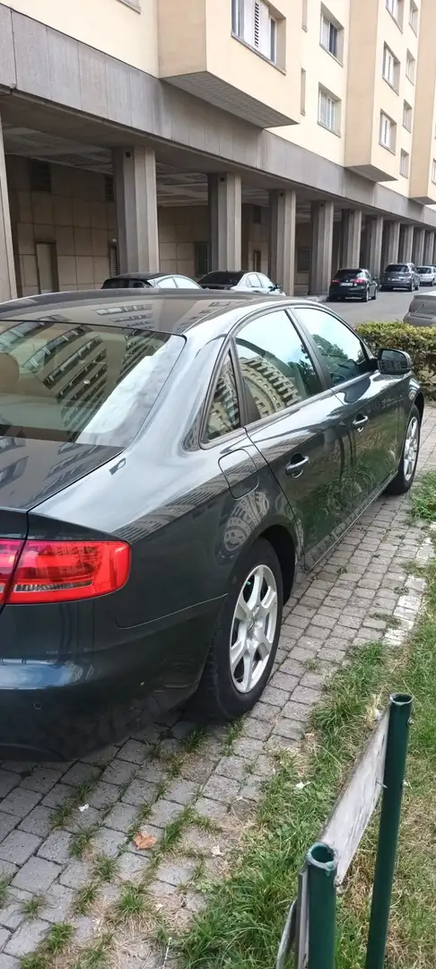 Audi A4 2.0 TDI DPF Attraction Groen - 2