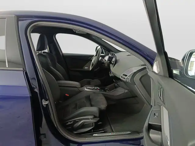 BMW 1 Series view 11
