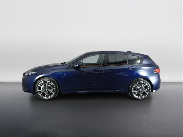 BMW 1 Series view 6