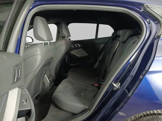 BMW 1 Series view 9