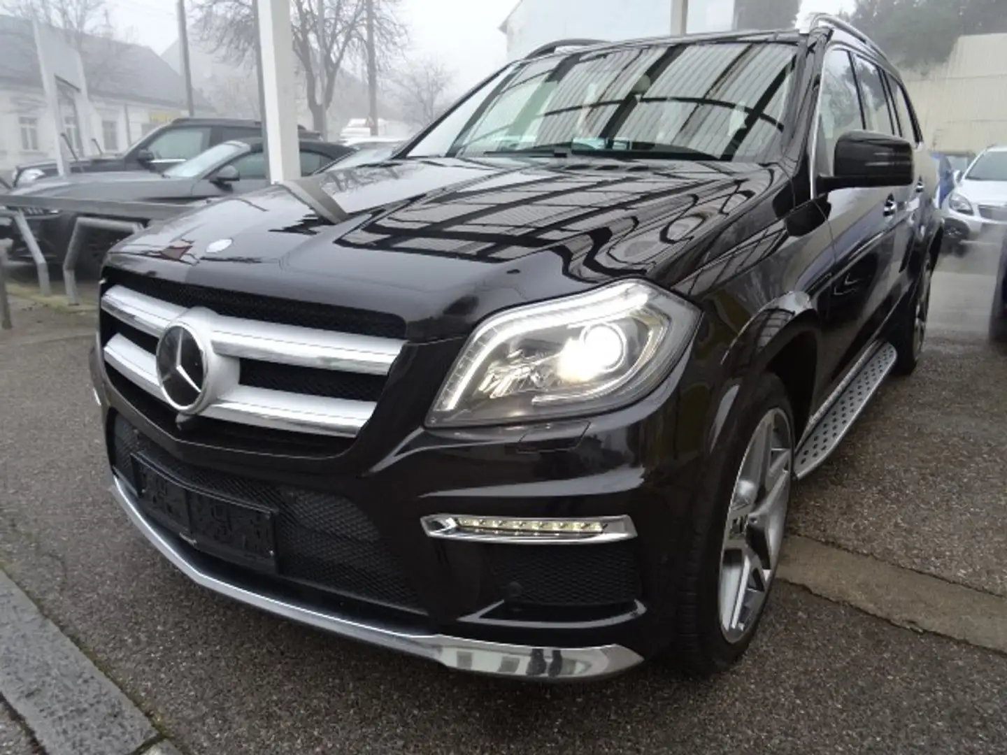 Mercedes-Benz GLS 350 D 4 Matic Schwarz - 1