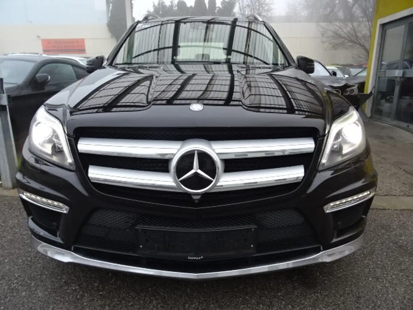 Mercedes-Benz GLS 350 D 4 Matic Schwarz - 2