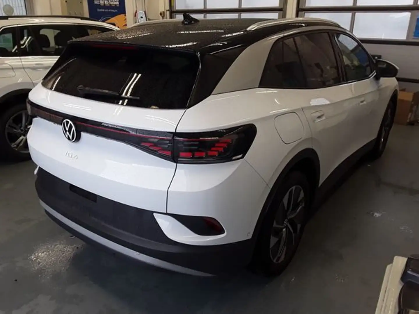 Volkswagen ID.4 Pure*WÄRMEPUMPE*IQ.LIGHT*KAMERA*PDC*SHZ*NAV Weiß - 2