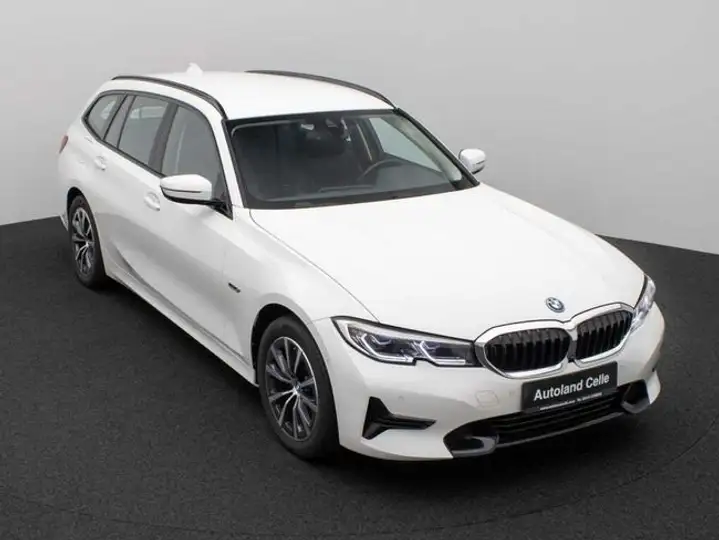 BMW Serie 3 2022, foto 3