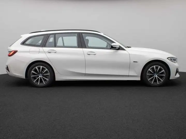 BMW Serie 3 2022, foto 5