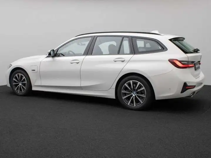 BMW Serie 3 2022, foto 10