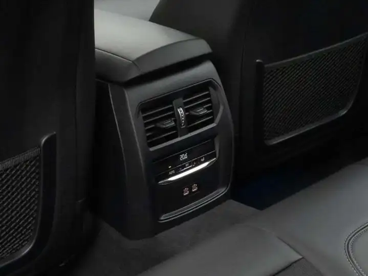 BMW Serie 3 2022, foto 28