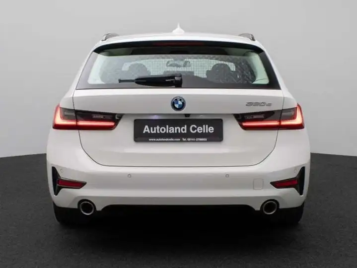 BMW Serie 3 2022, foto 8