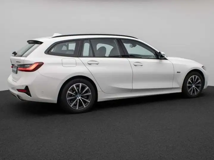 BMW Serie 3 2022, foto 6