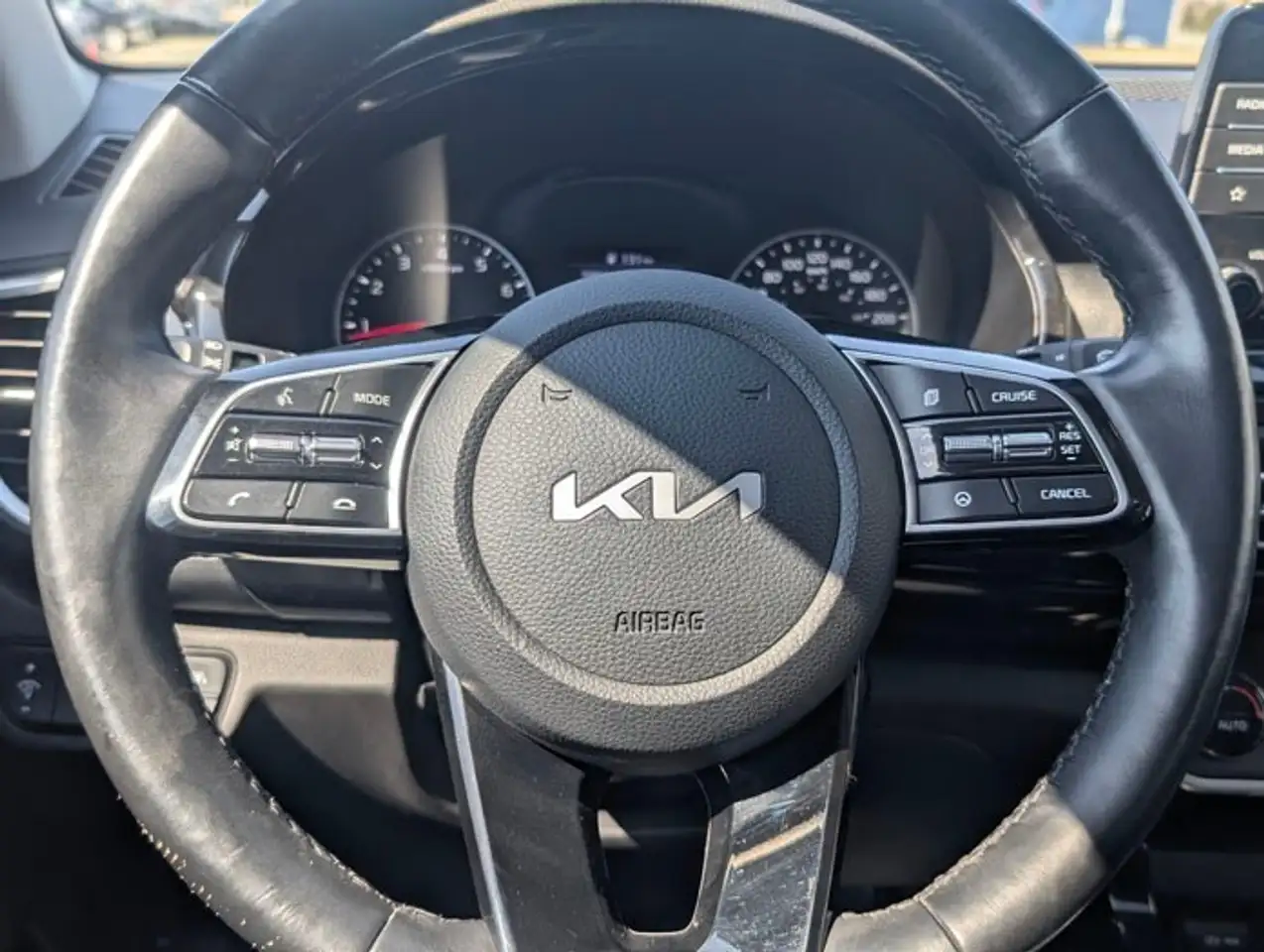Kia Seltos снимка Kia Seltos