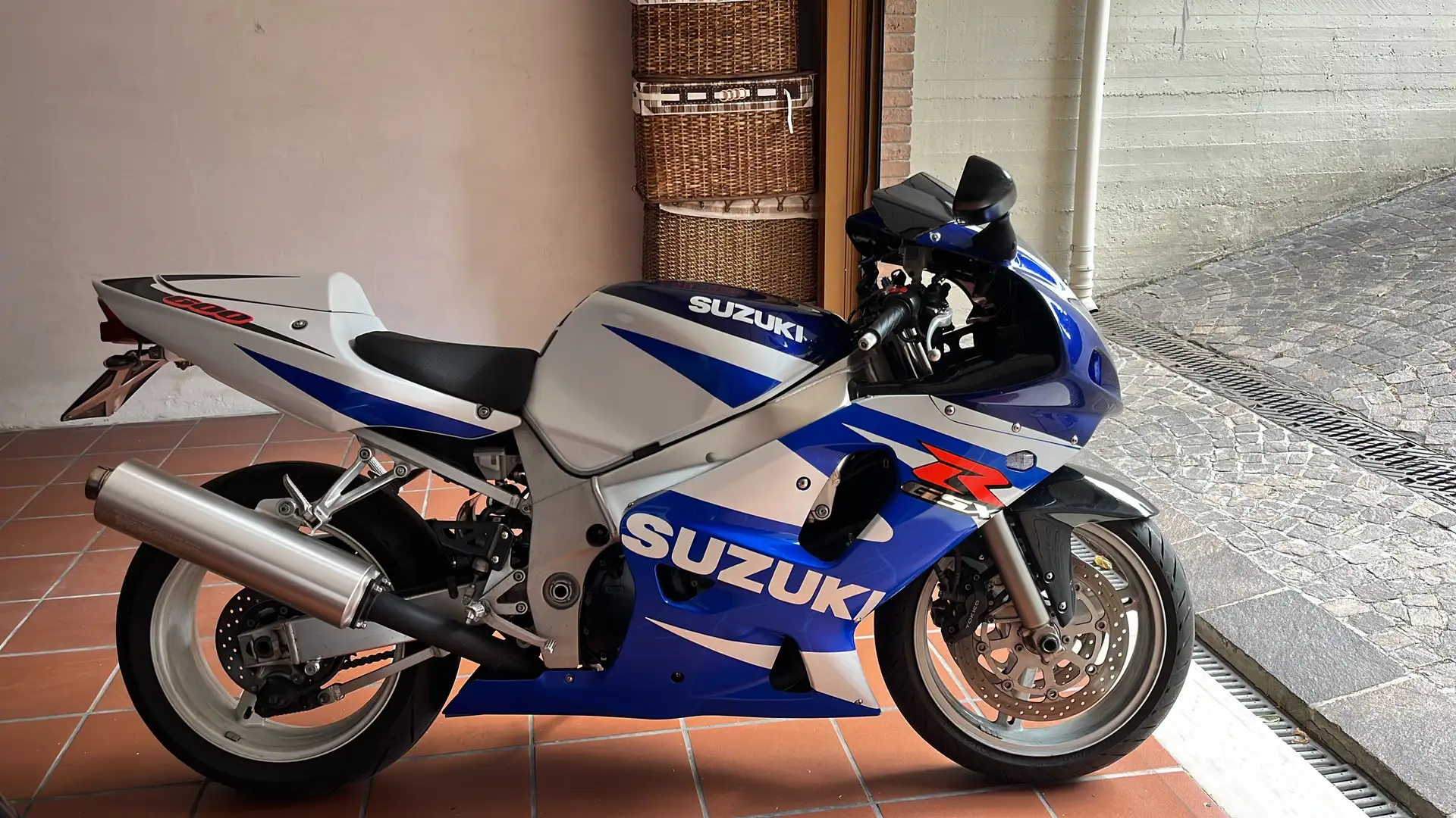 Suzuki GSX-R 600 K1 (2001) - 2