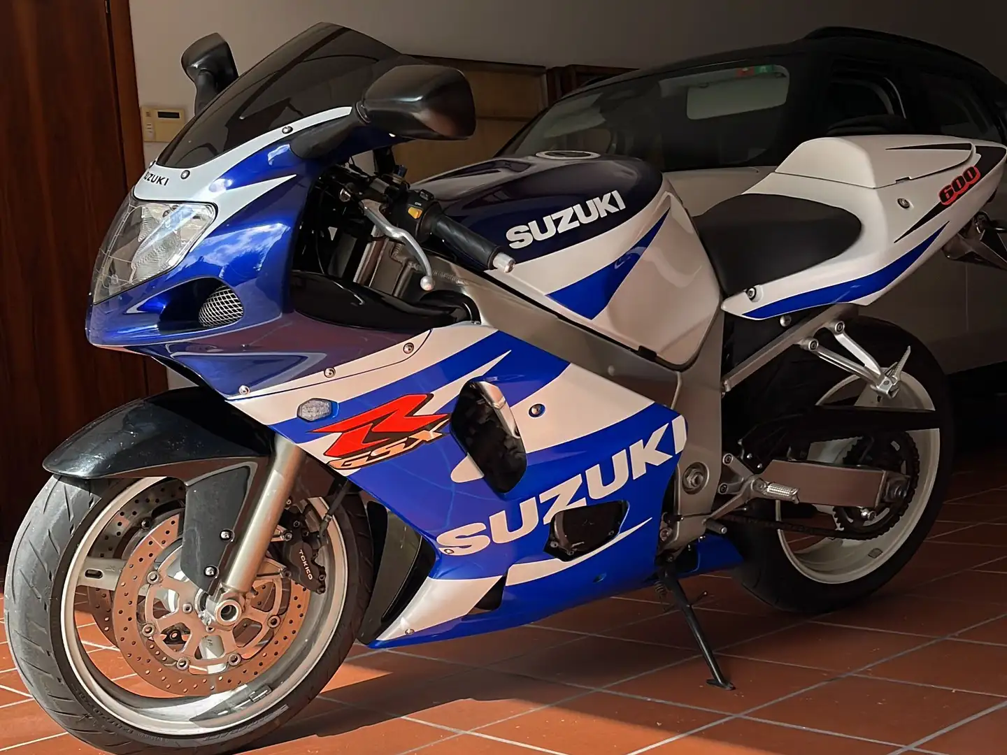 Suzuki GSX-R 600 K1 (2001) - 1