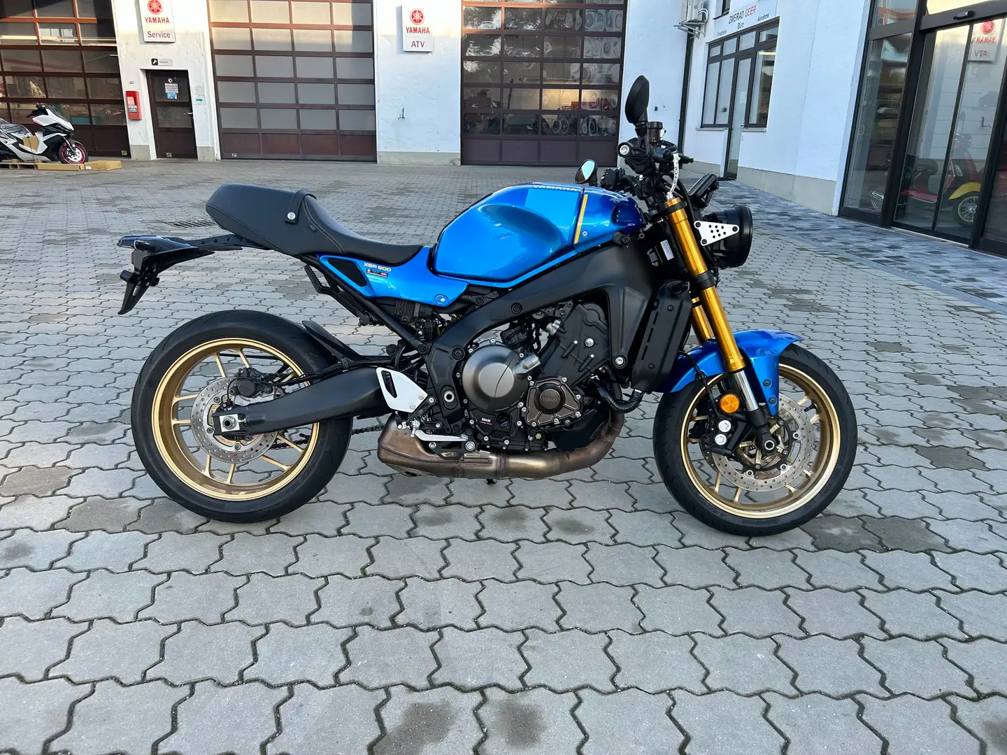 Yamaha XSR 900 Blau - 2