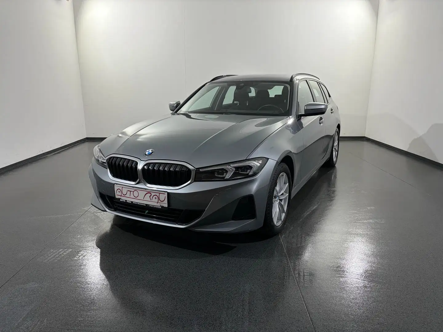 BMW 320 d Touring xDrive Automatik *LED*RFK*NAVI* Grau - 2