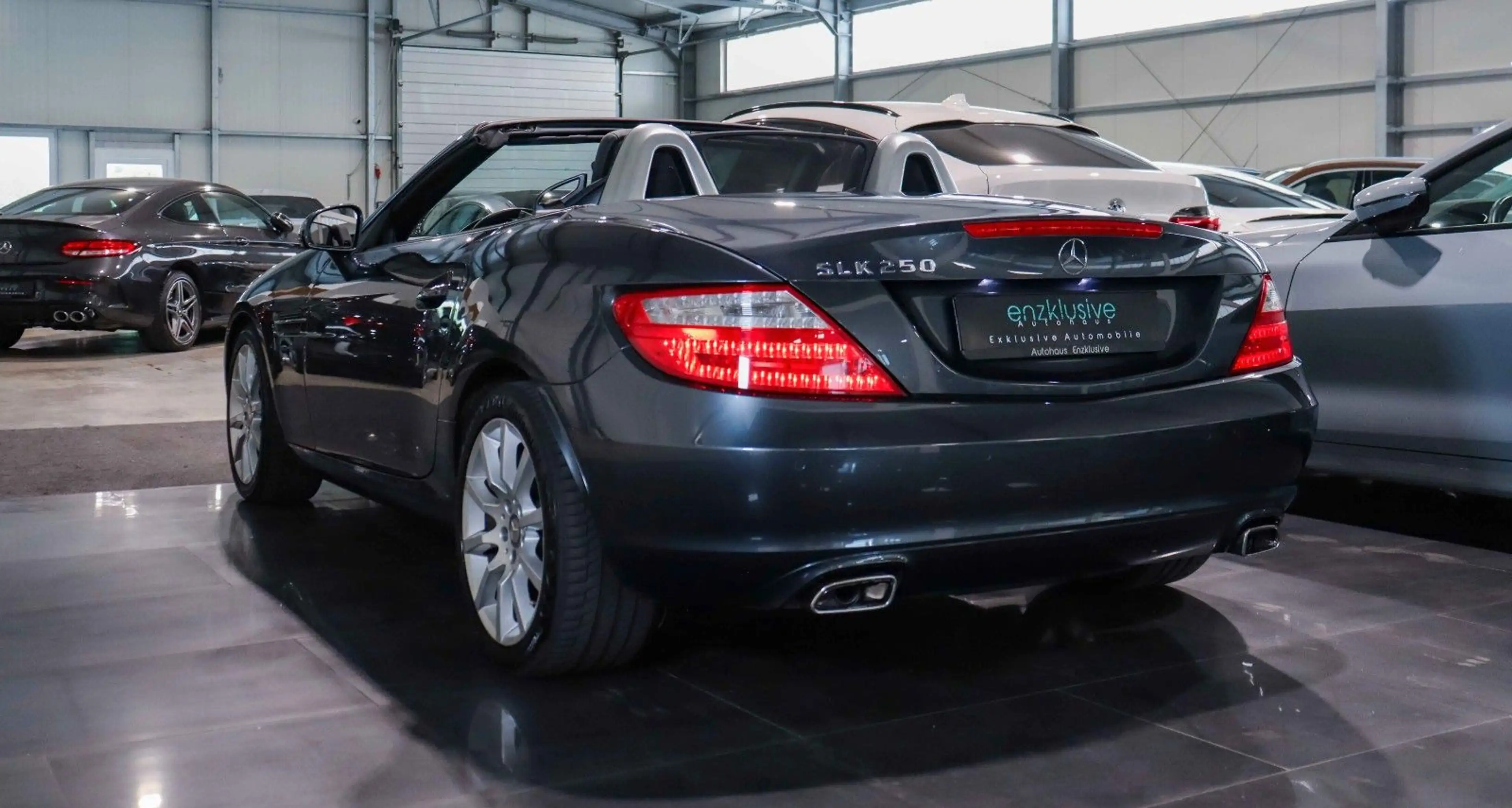 Mercedes-Benz SLK 250 AMG*PANO*AIRSCARF*NAVI*LEDER* — photo 10