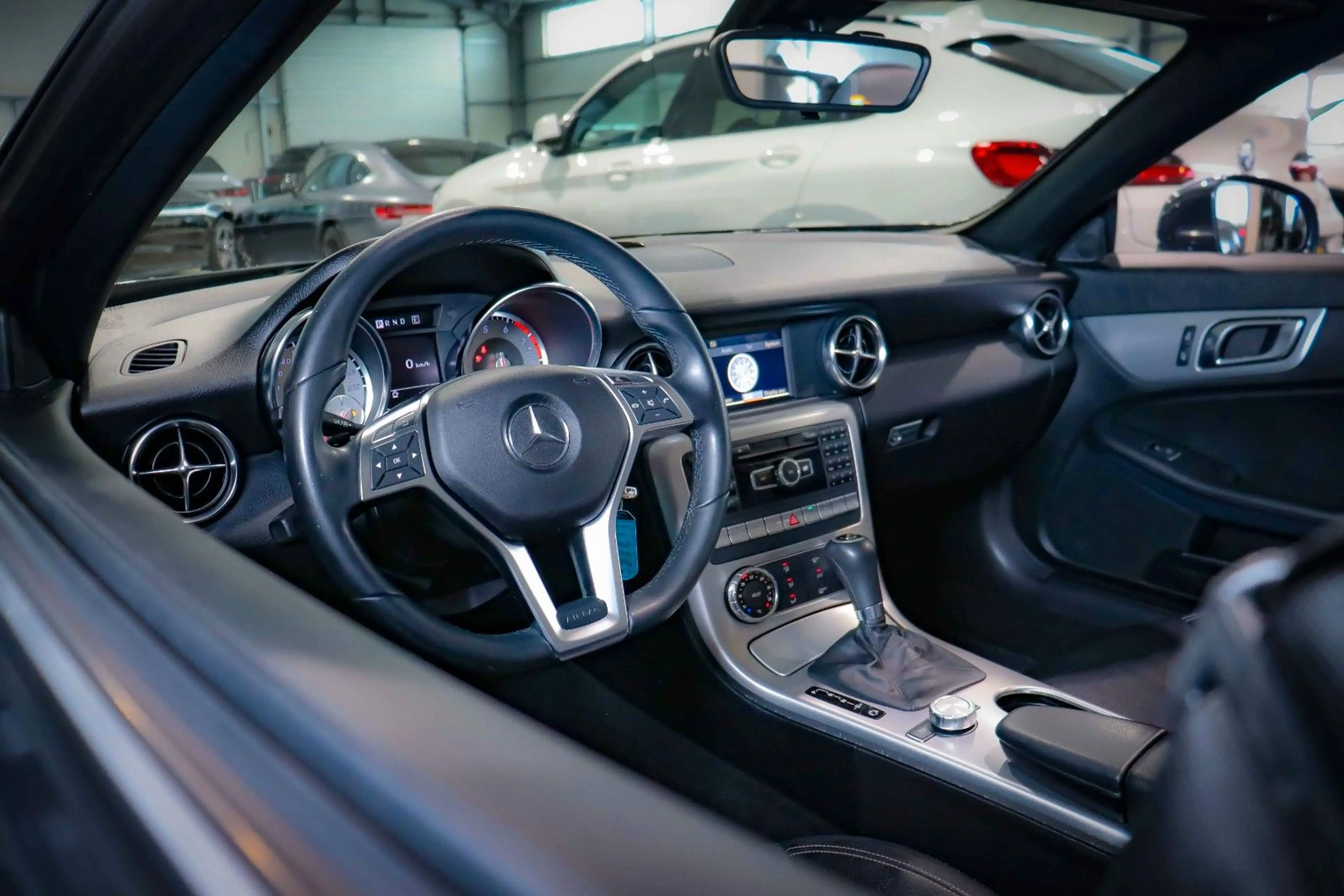 Mercedes-Benz SLK 250 AMG*PANO*AIRSCARF*NAVI*LEDER* — photo 15