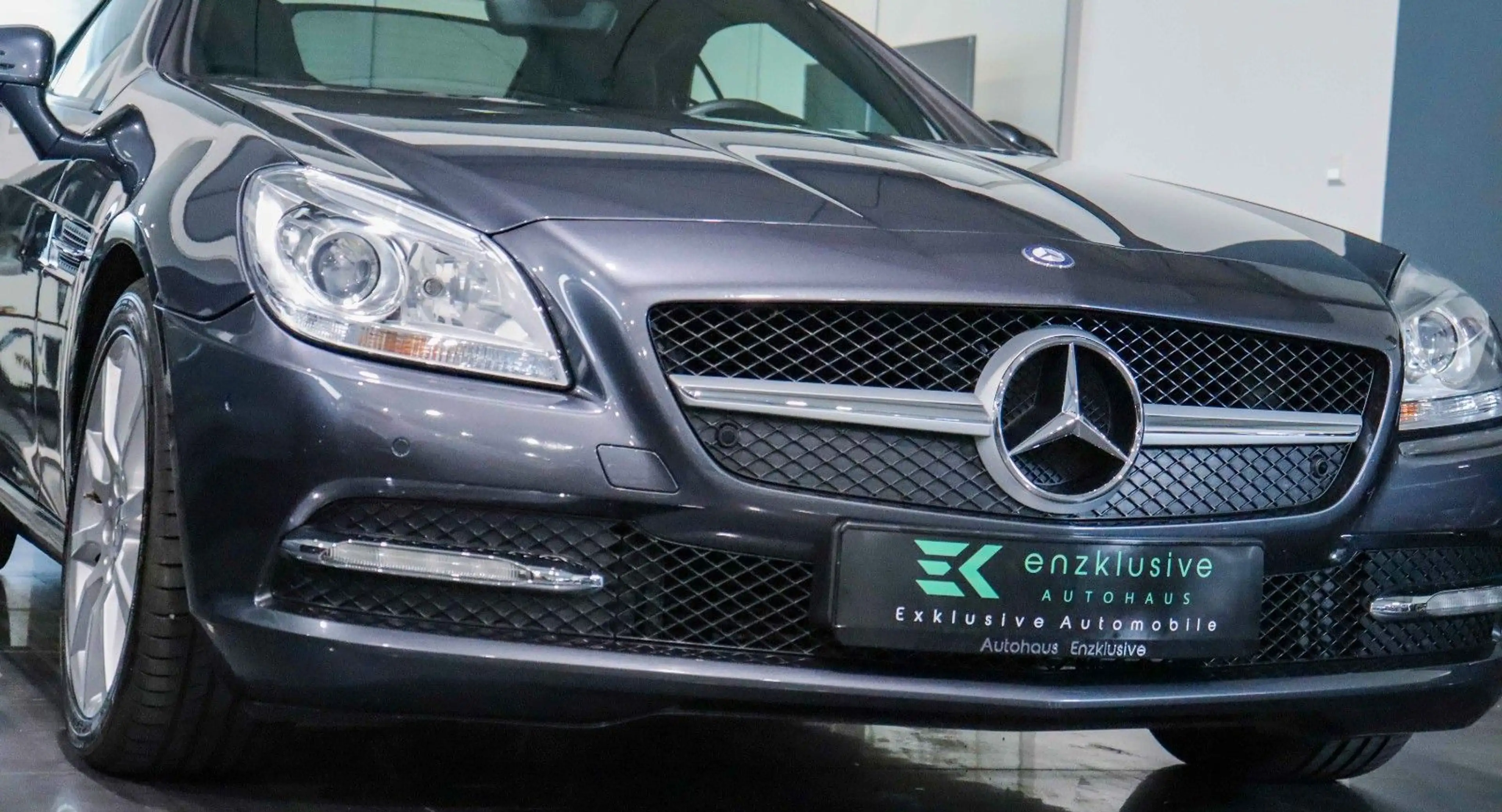 Mercedes-Benz SLK 250 AMG*PANO*AIRSCARF*NAVI*LEDER* — photo 6