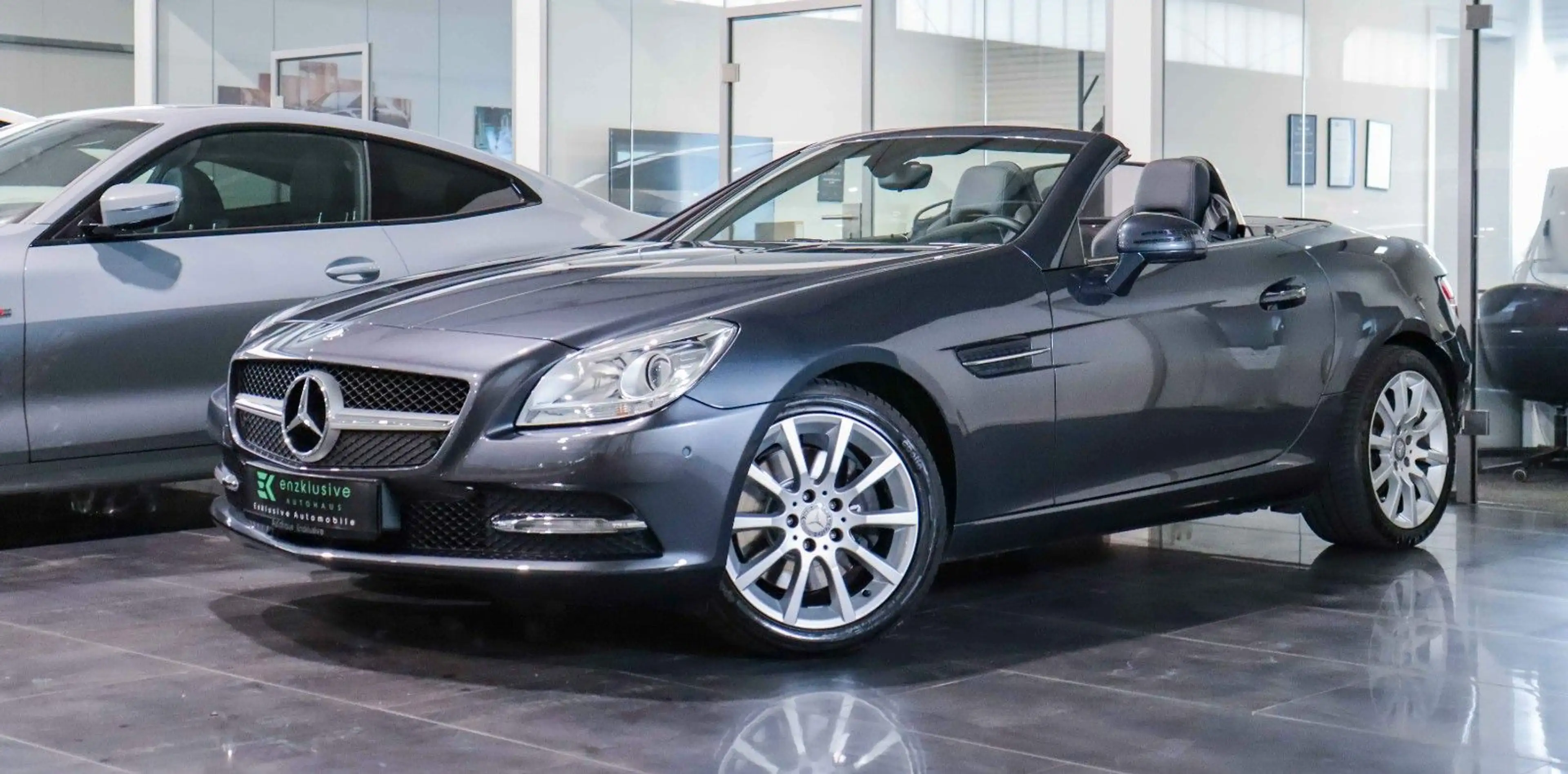 Mercedes-Benz SLK 250 AMG*PANO*AIRSCARF*NAVI*LEDER* — photo 5