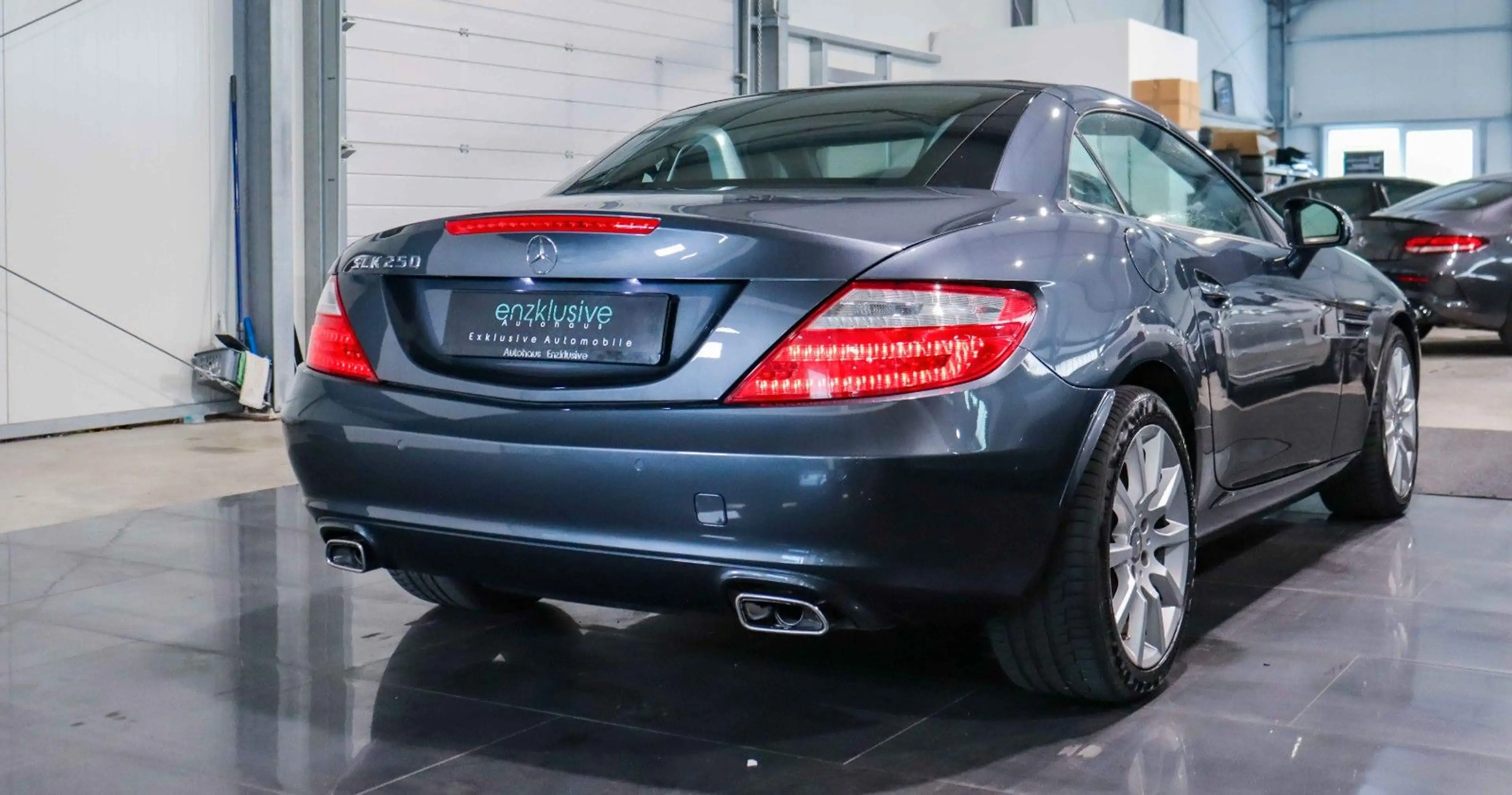 Mercedes-Benz SLK 250 AMG*PANO*AIRSCARF*NAVI*LEDER* — photo 11