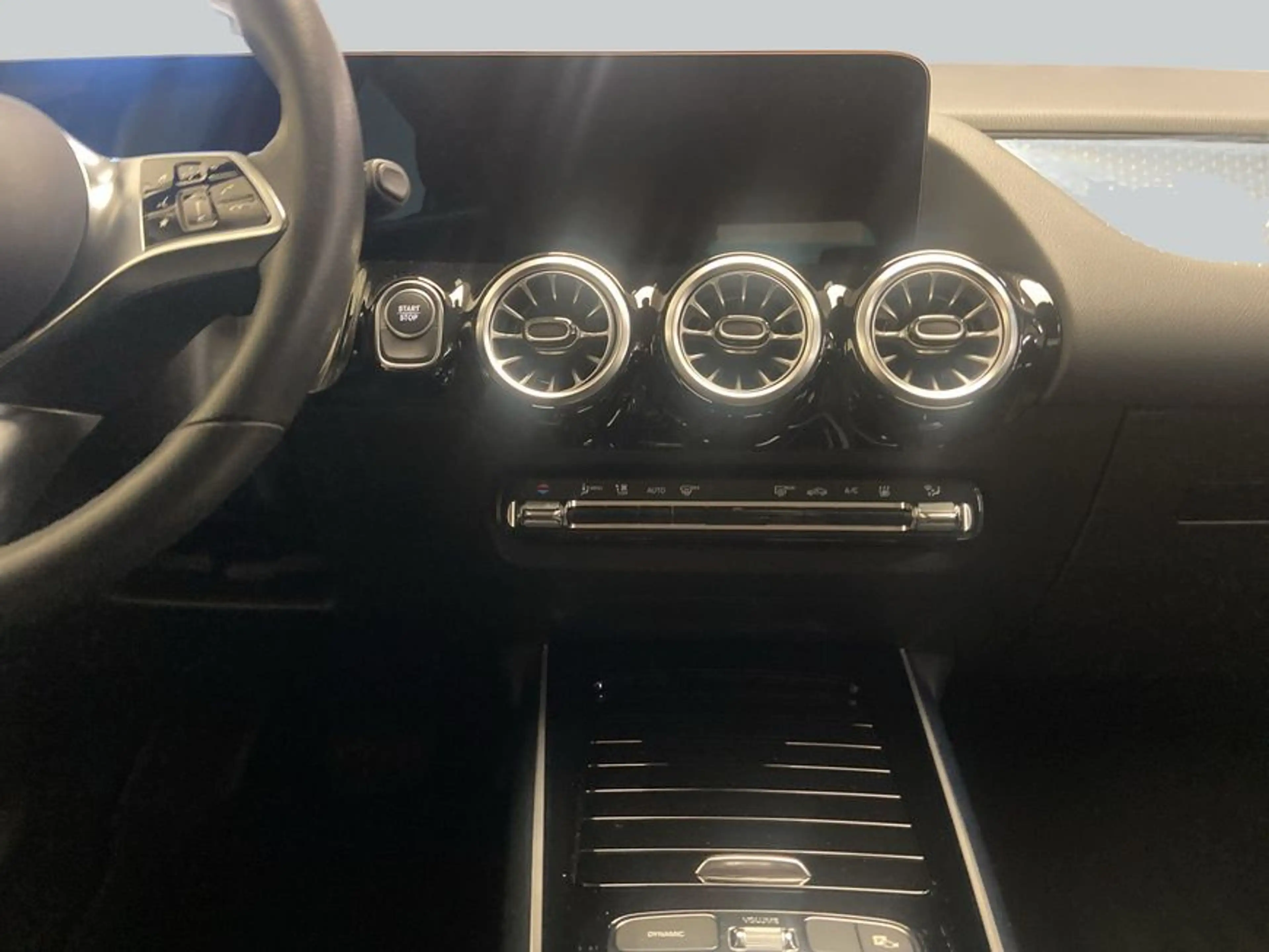 Mercedes-Benz EQA 250 EQA — photo 15