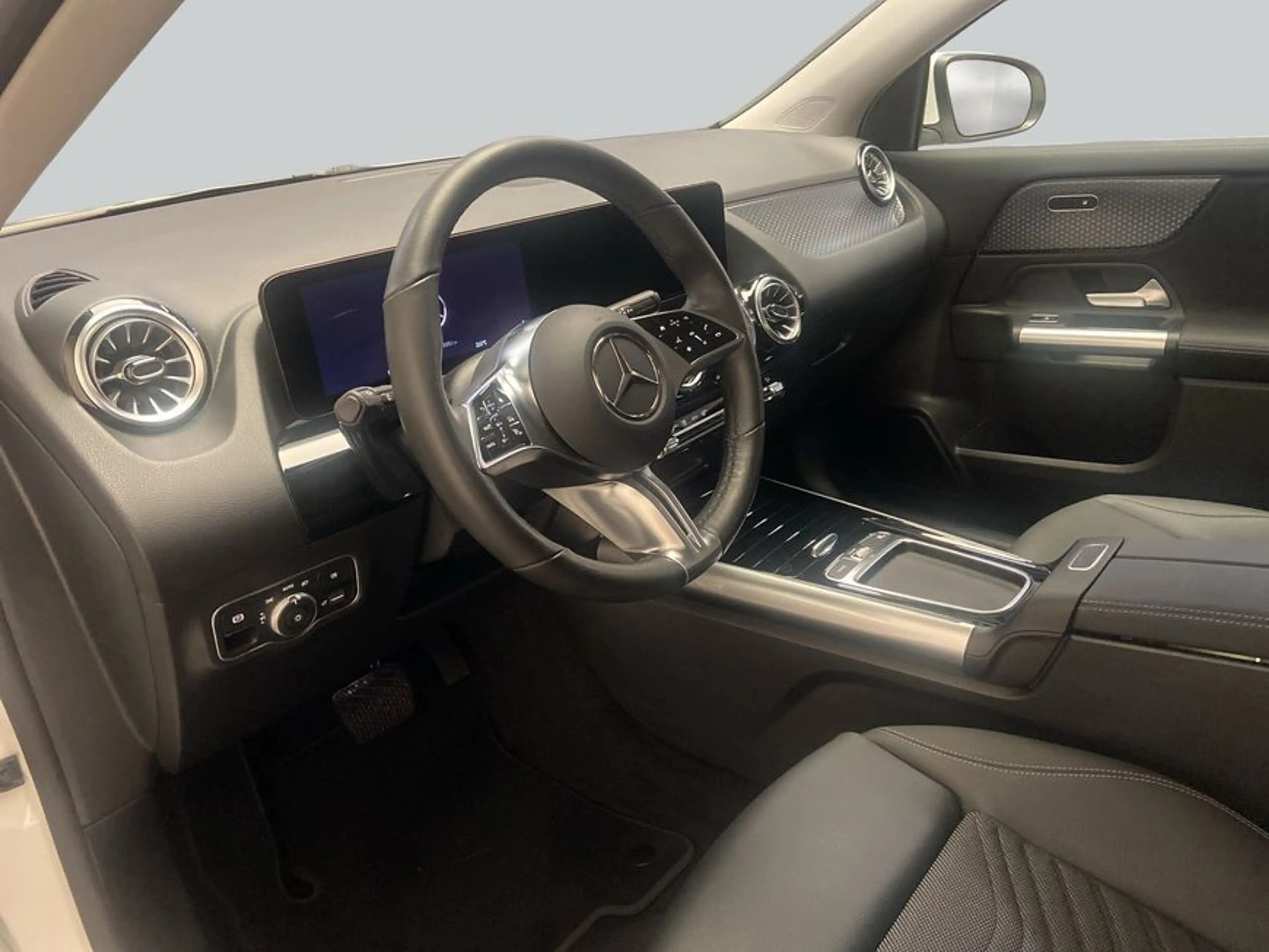 Mercedes-Benz EQA 250 EQA — photo 10
