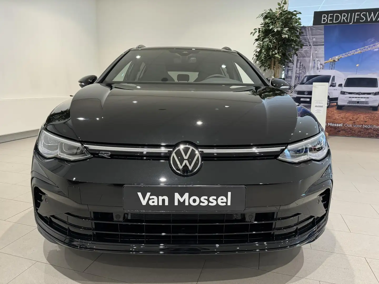 Volkswagen Golf Variant 1.5 eTSI R-Line Business | Navigatie | App-connect - 2