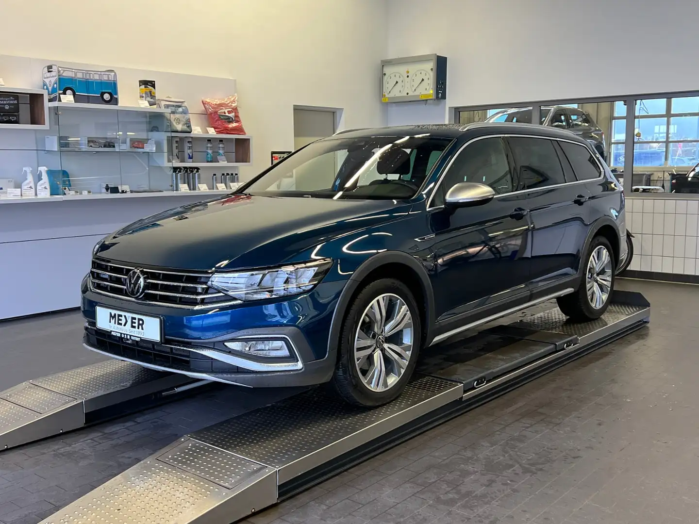 Volkswagen Passat Alltrack Variant 2.0 TDI DSG 4MOTION *AHK, LED, 18'-LM* Blau - 2