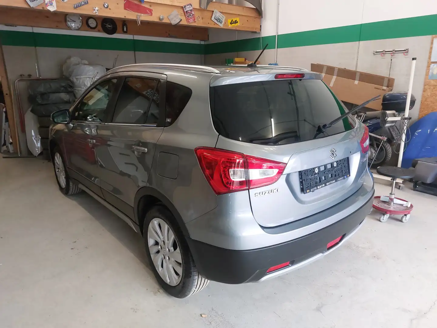 Suzuki SX4 S-Cross SX4 S-Cross 1,0 DITC ALLGRIP shine Grau - 2