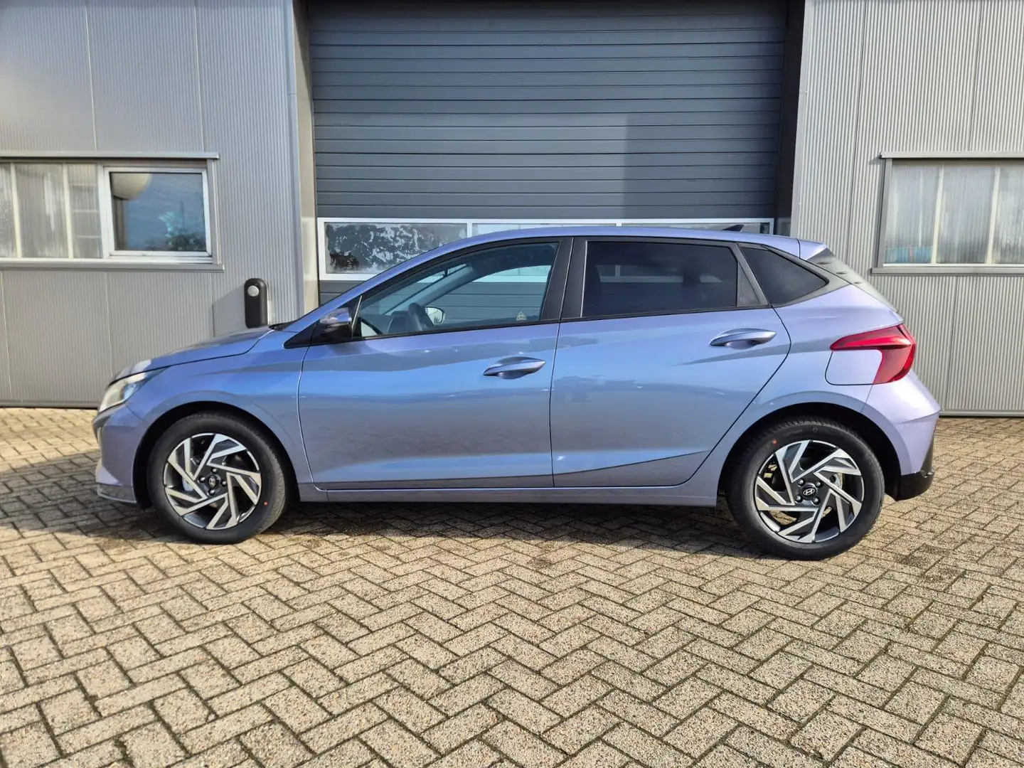 Hyundai i20 1.0 T-GDI 90PS Trend Automatik 5-türig Klimaaut... Blau - 2