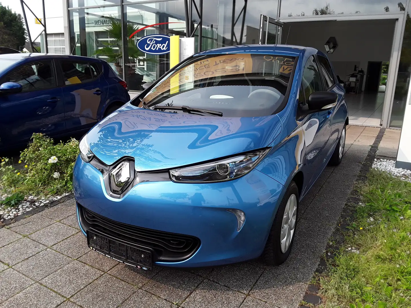 Renault ZOE mit Batterie-Life-Allwetterreifen 68 KW 92 PS Blau - 2