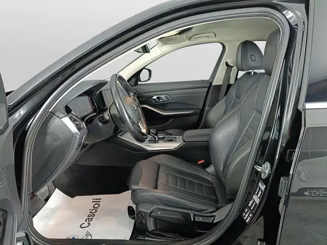 BMW 3 Series view 8