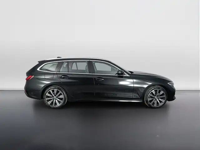 BMW 3 Series view 3