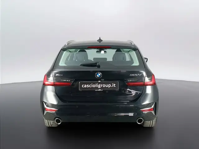 BMW 3 Series view 5