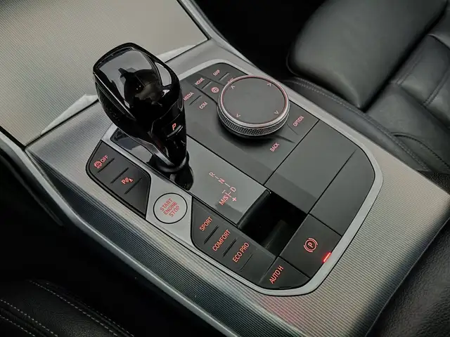 BMW 3 Series view 14