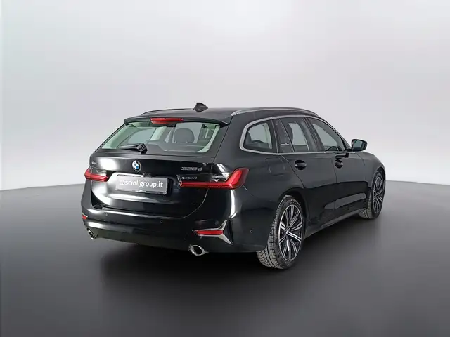 BMW 3 Series view 4