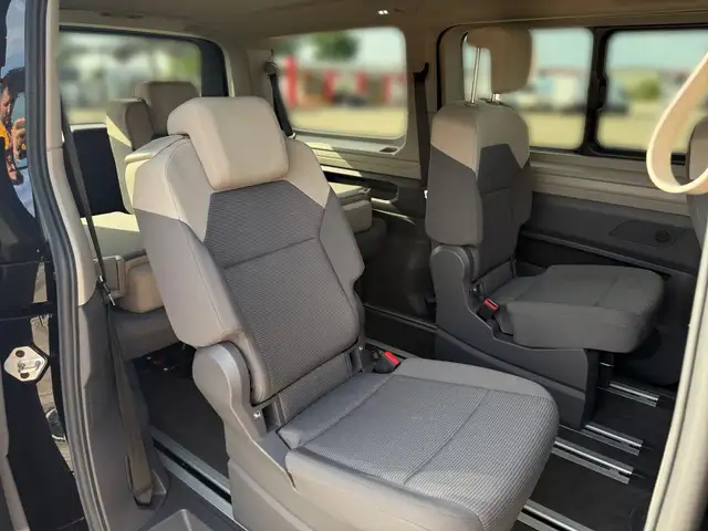 Volkswagen Multivan view 11