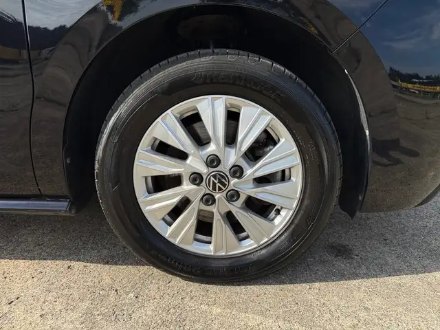 Volkswagen Multivan view 15