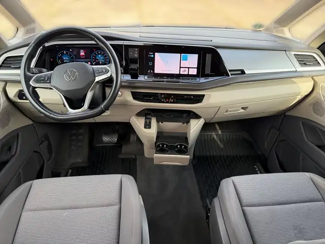 Volkswagen Multivan view 8