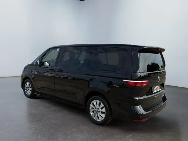 Volkswagen Multivan view 4