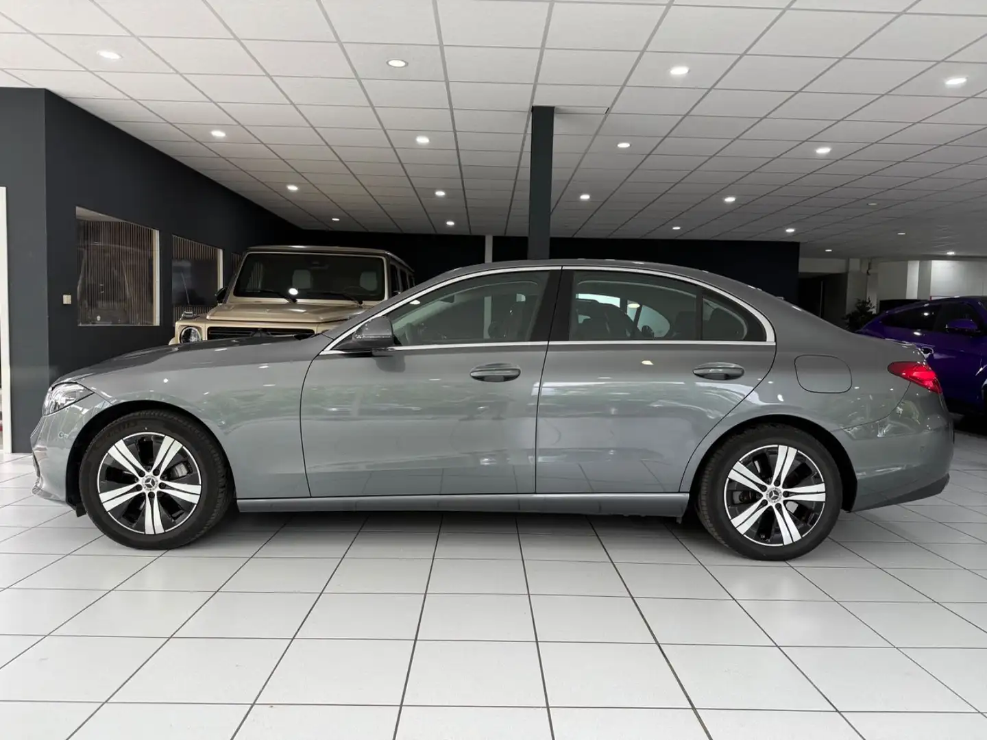 Mercedes-Benz C 300 e Limo Avantgarde*DISTRONIC*KAMERA*CARPLAY Gris - 2