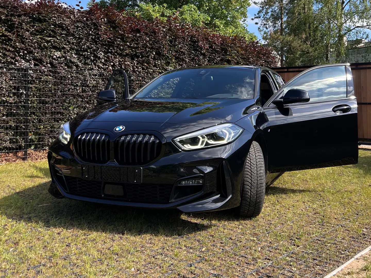 BMW 116 116i Aut. M Sport Zwart - 1