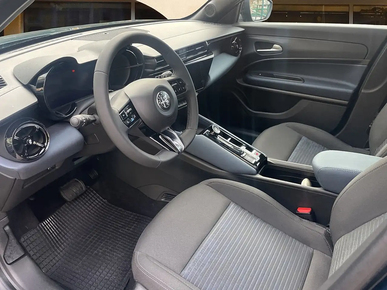 Alfa Romeo Junior 2025