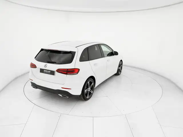 Mercedes-Benz B-Class view 3