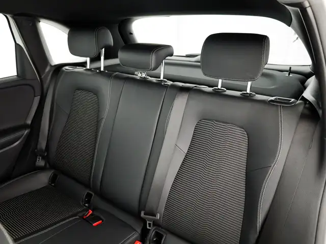 Mercedes-Benz B-Class view 11