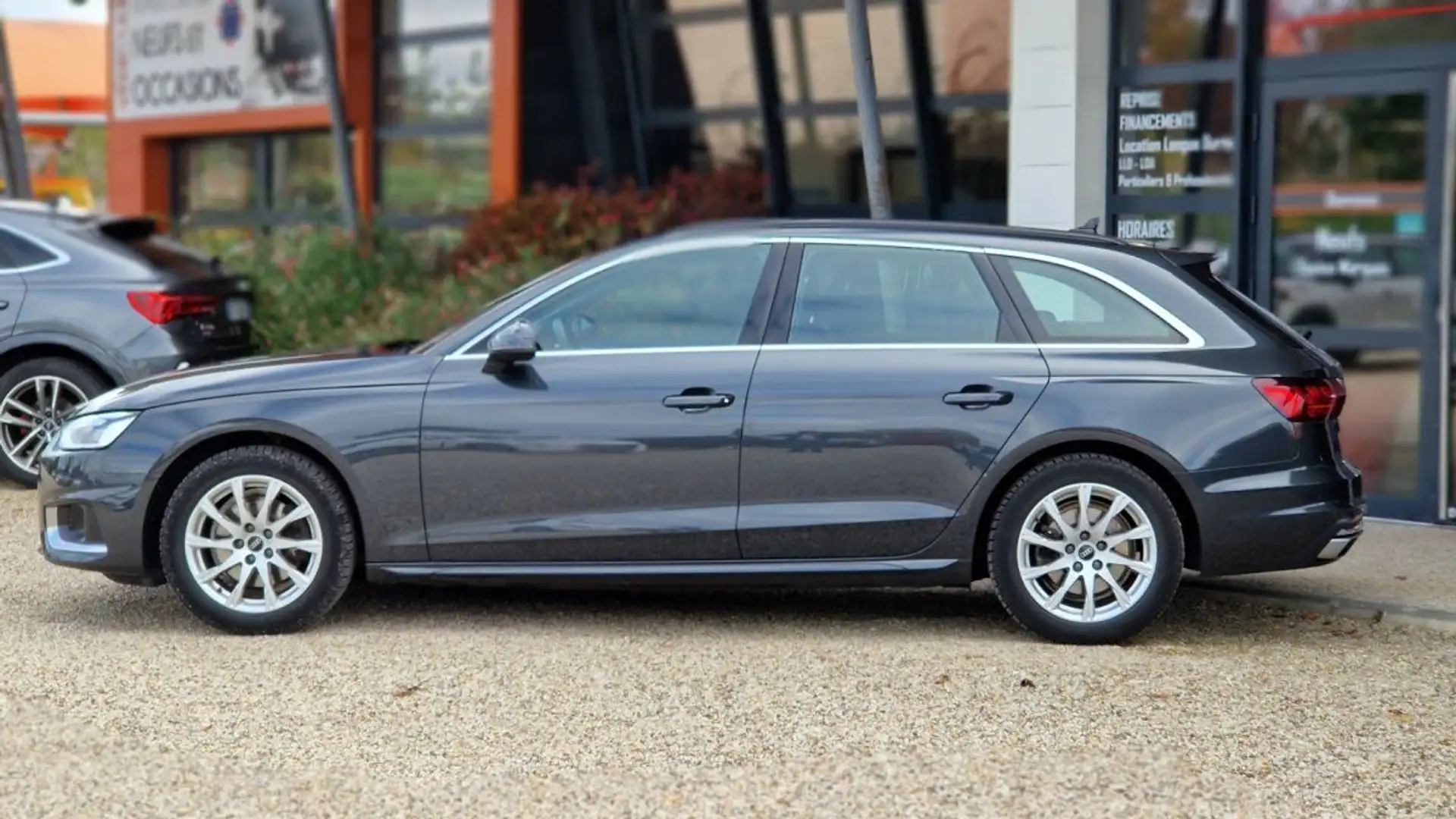 Audi A4 30 TDI 136 S tronic 7 Business Line Gris - 2