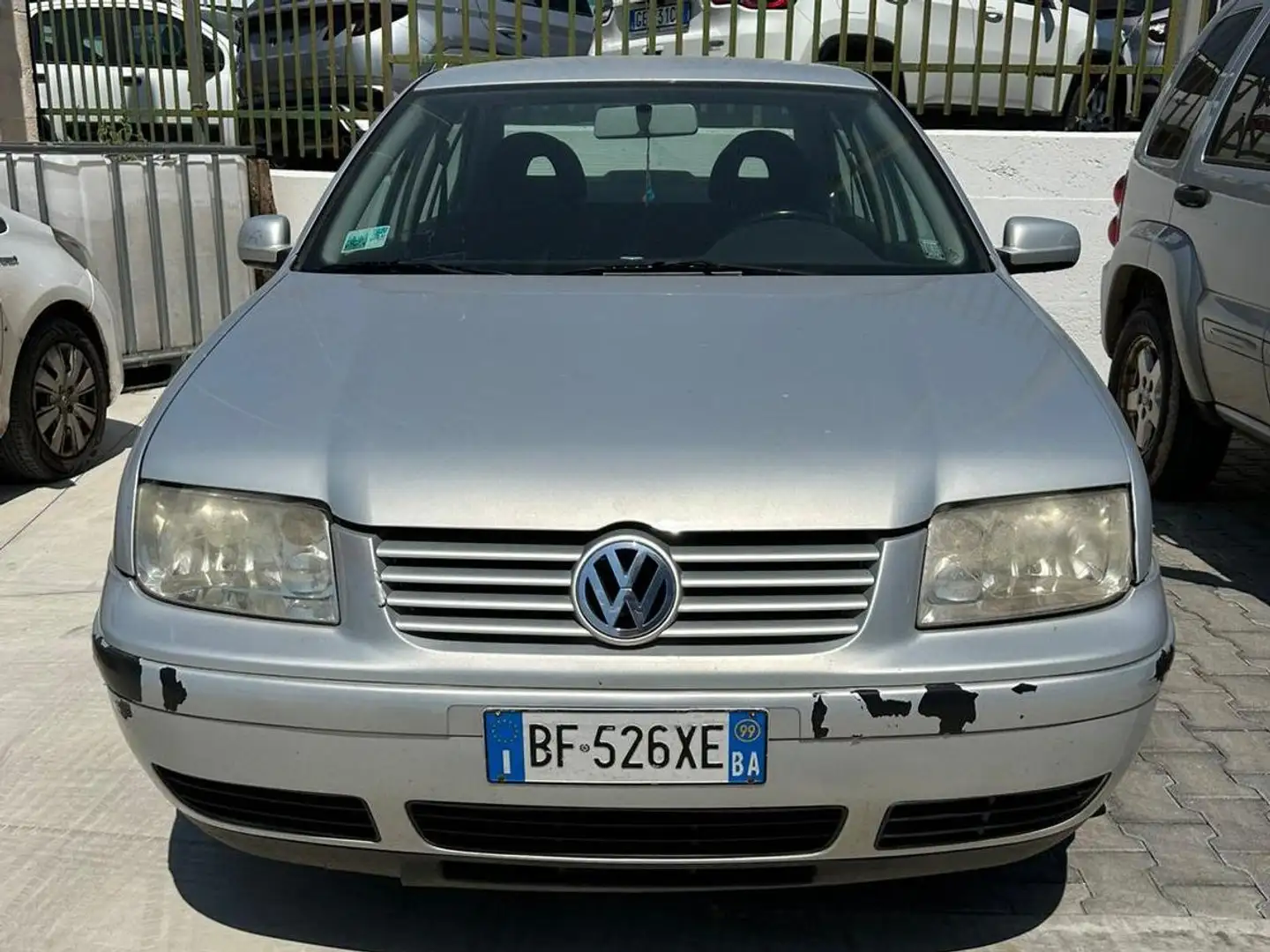 Volkswagen Bora Bora 1.9 tdi Trendline Gris - 1