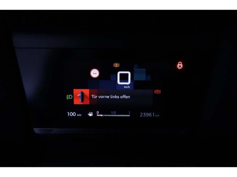 Citroen C4 1.2 PureTech 100 YOU LED+CARPLAY+PDC+TEMPO — photo 17