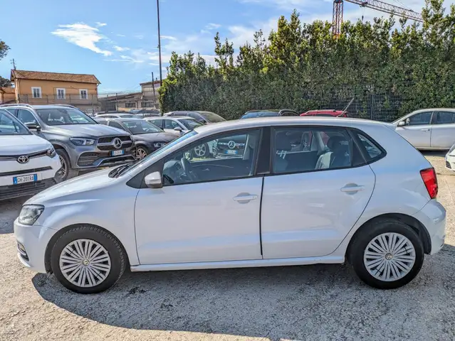 Volkswagen Polo view 5
